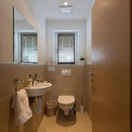 Mayrhofen Apartments Апартаменты *
