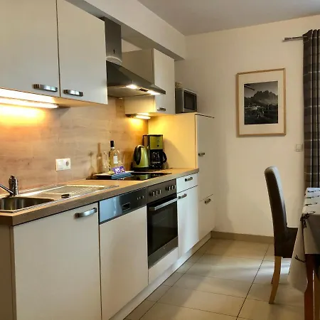 Mayrhofen Apartments * Майрхофен